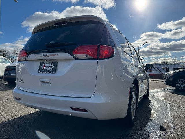 2021 Chrysler Voyager LXI