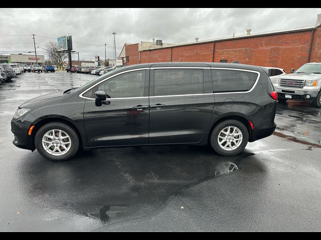 2021 Chrysler Voyager LX