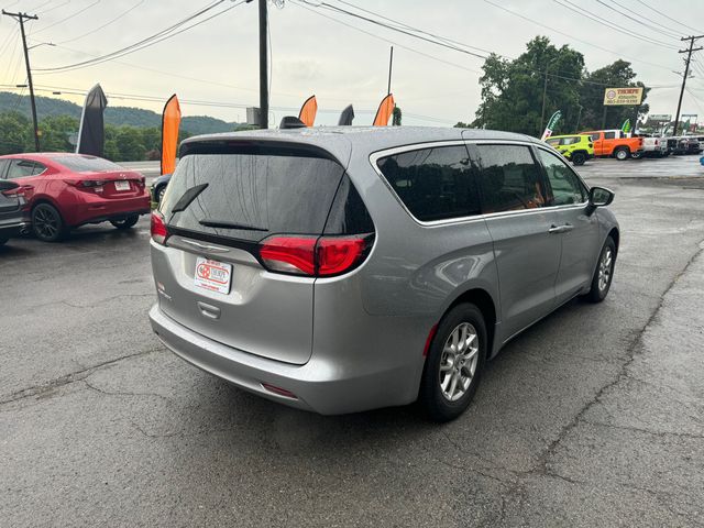 2021 Chrysler Voyager LX