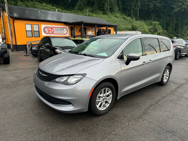 2021 Chrysler Voyager LX