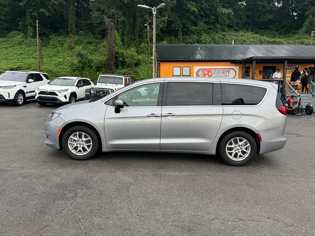 2021 Chrysler Voyager LX