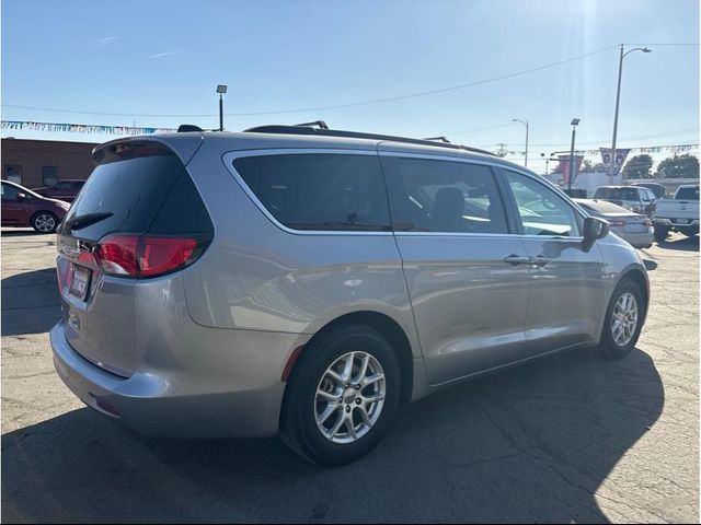 2021 Chrysler Voyager LXI