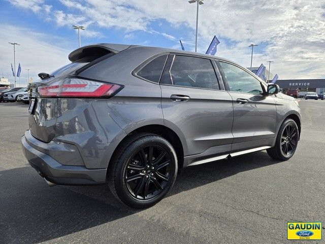 2021 Ford Edge ST Line