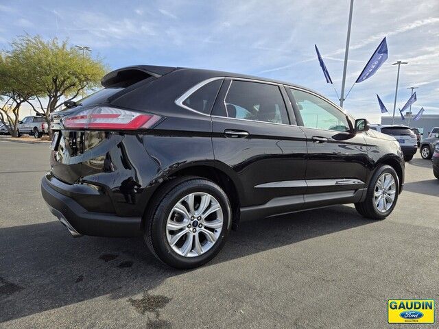 2021 Ford Edge Titanium