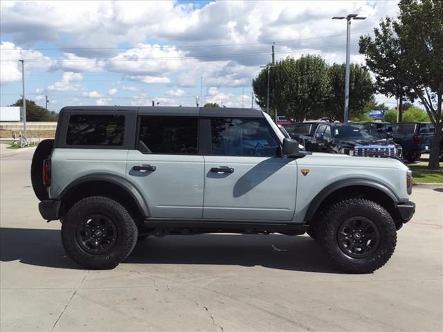 2021 Ford Bronco Base