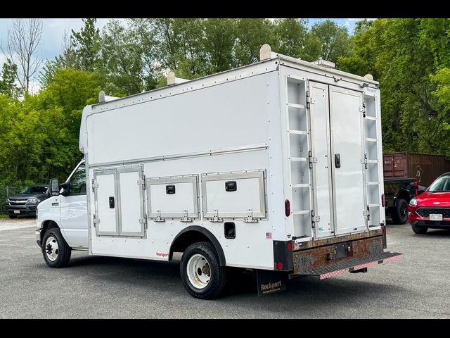 2021 Ford E-Series Base