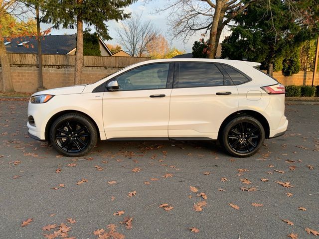 2021 Ford Edge 