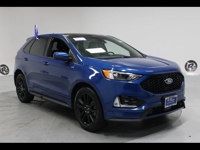 2021 Ford Edge 