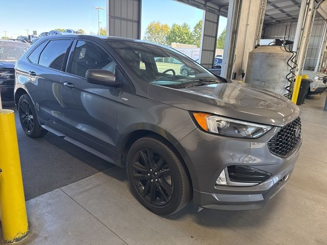 2021 Ford Edge 