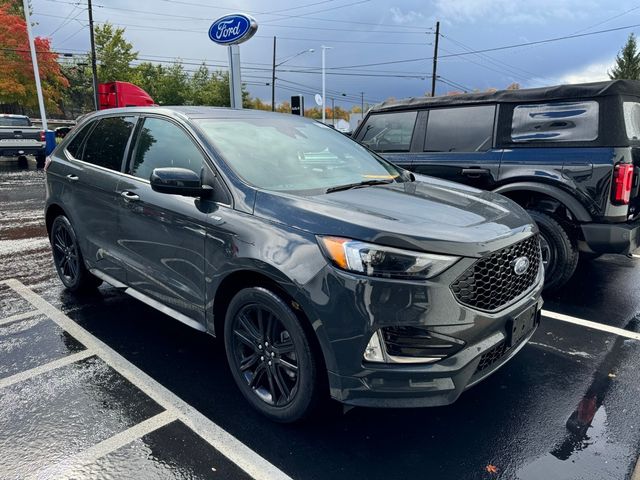 2021 Ford Edge 