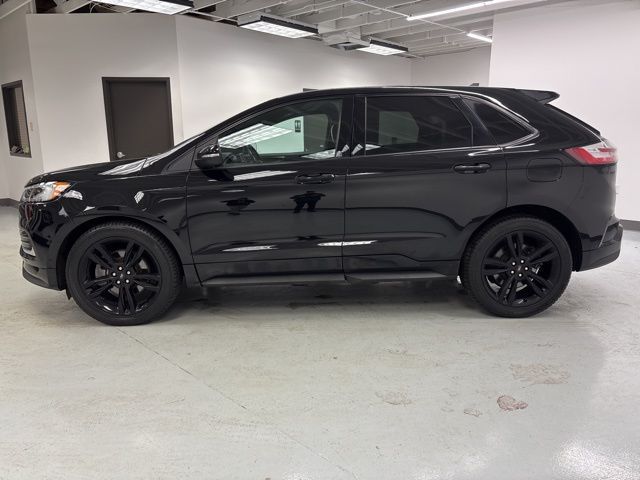 2021 Ford Edge ST