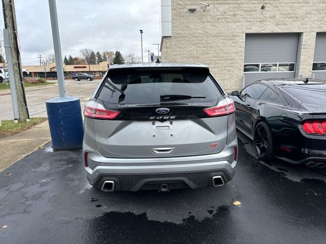 2021 Ford Edge ST