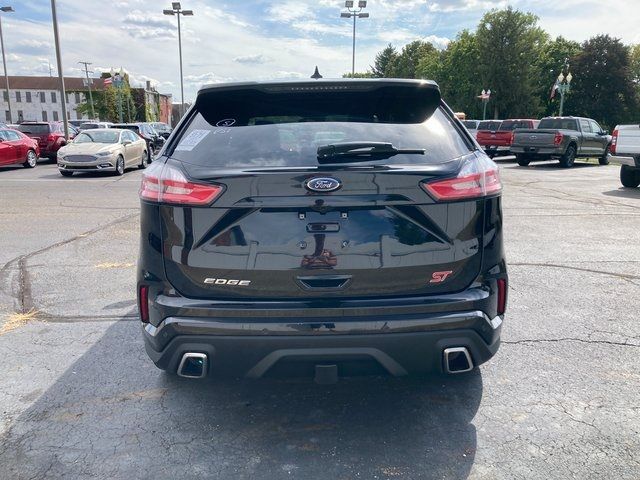 2021 Ford Edge ST