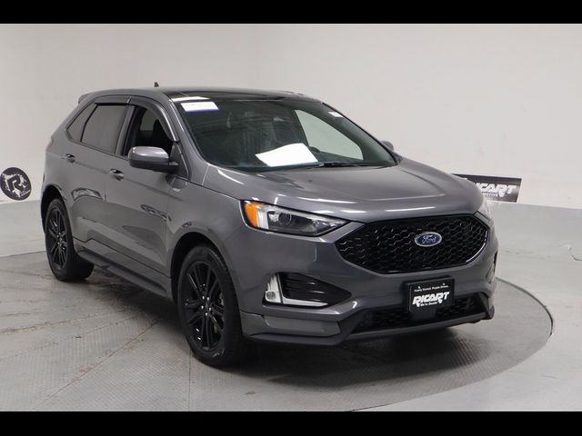 2021 Ford Edge 