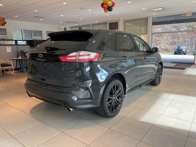 2021 Ford Edge 