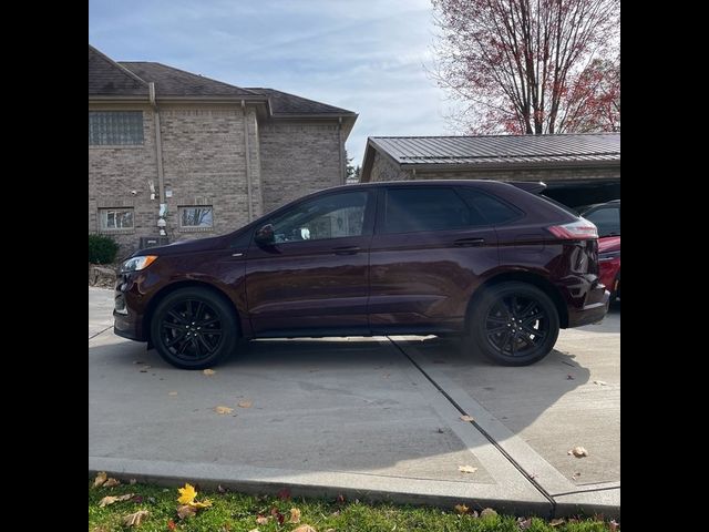 2021 Ford Edge 