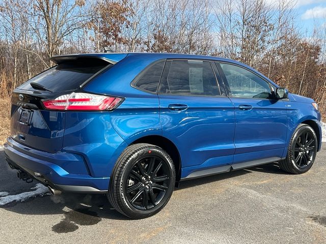 2021 Ford Edge 