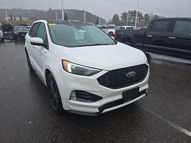 2021 Ford Edge 