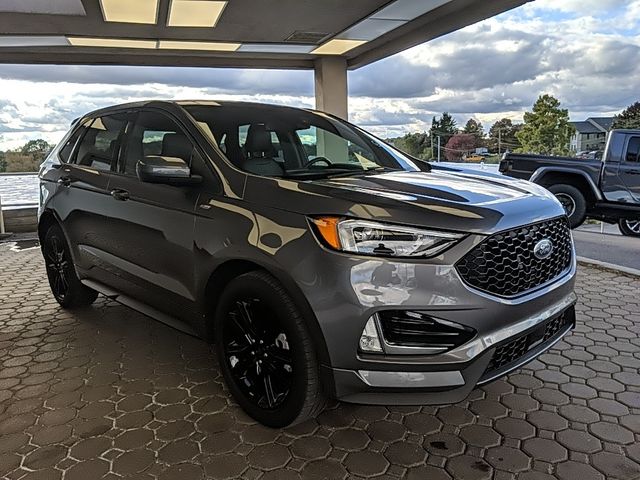 2021 Ford Edge 