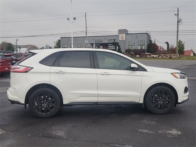 2021 Ford Edge 