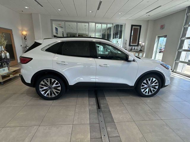 2021 Ford Escape Hybrid Titanium