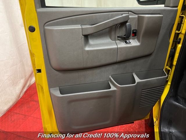 2021 GMC Savana Base