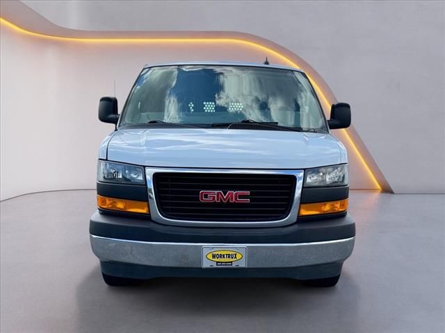 2021 GMC Savana Base