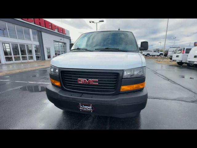 2021 GMC Savana Base