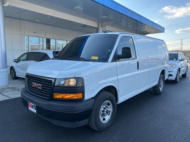 2021 GMC Savana Base