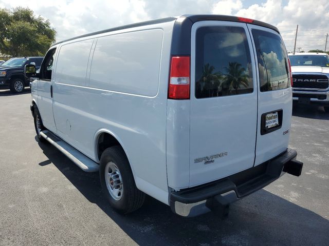 2021 GMC Savana Base