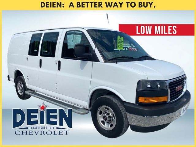 2021 GMC Savana Base