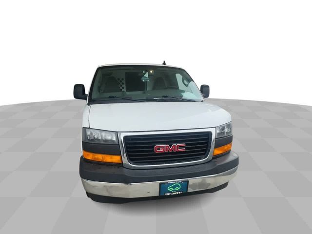 2021 GMC Savana Base