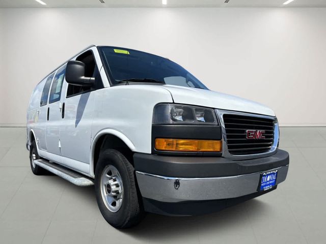 2021 GMC Savana Base