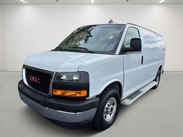 2021 GMC Savana Base