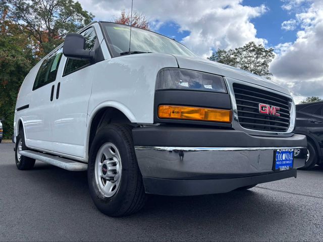 2021 GMC Savana Base