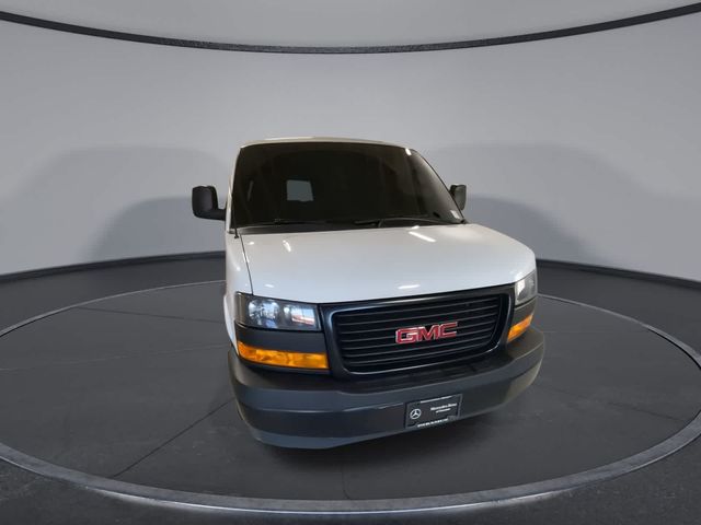 2021 GMC Savana Base