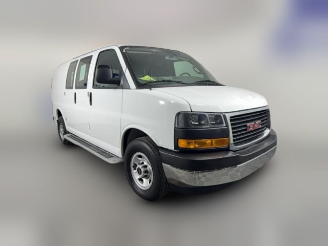 2021 GMC Savana Base