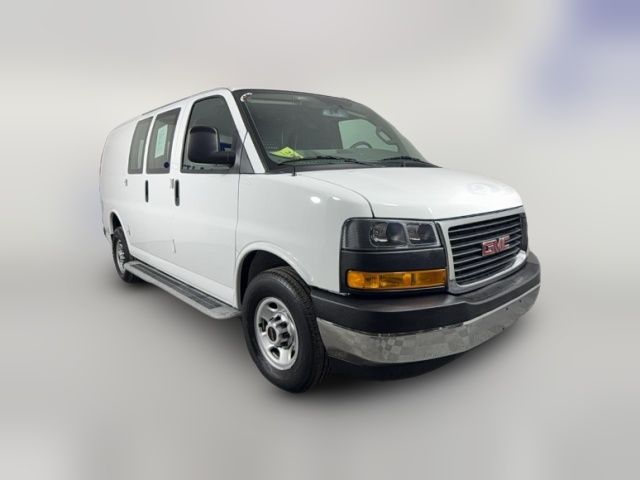 2021 GMC Savana Base