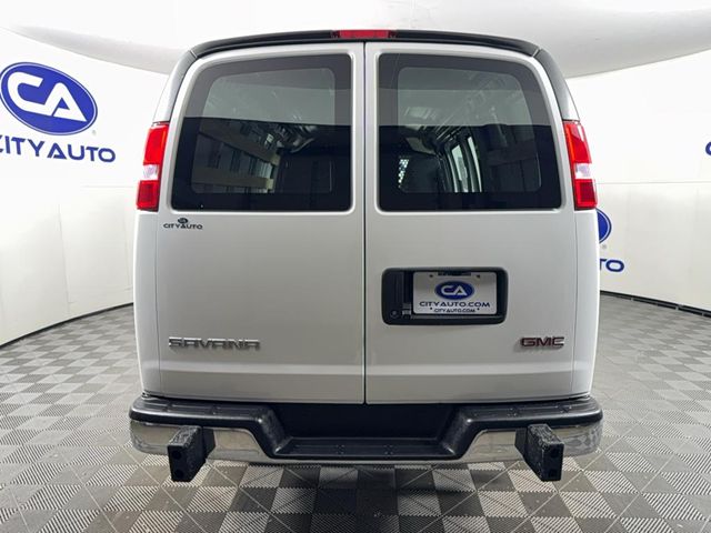 2021 GMC Savana Base