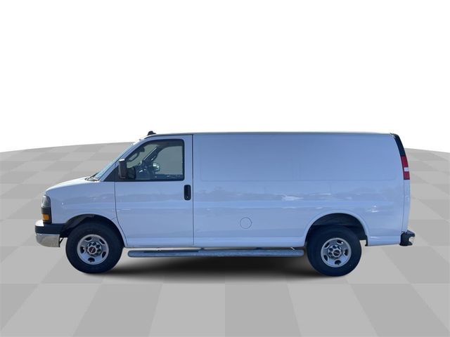 2021 GMC Savana Base