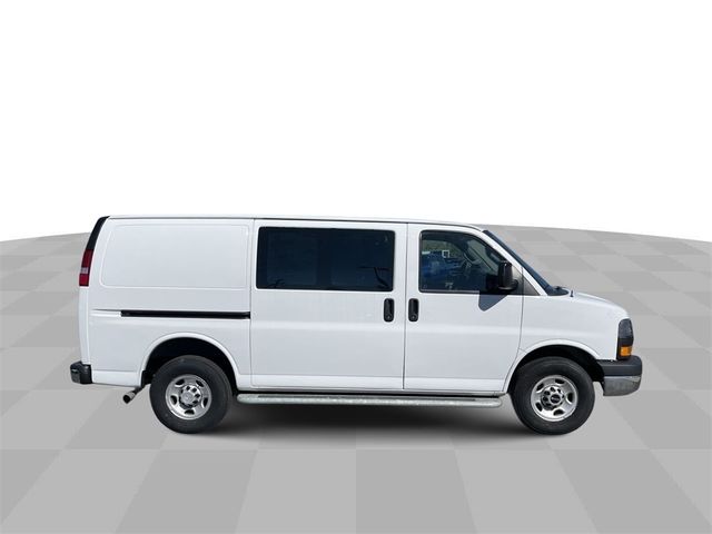 2021 GMC Savana Base