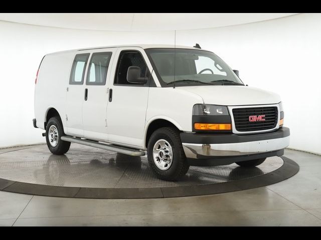 2021 GMC Savana Base