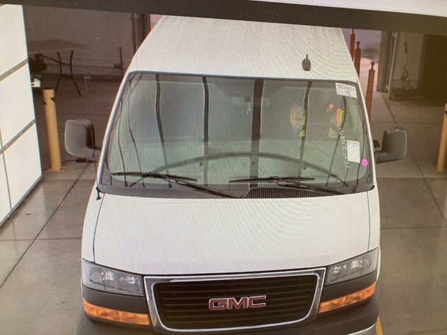 2021 GMC Savana Base