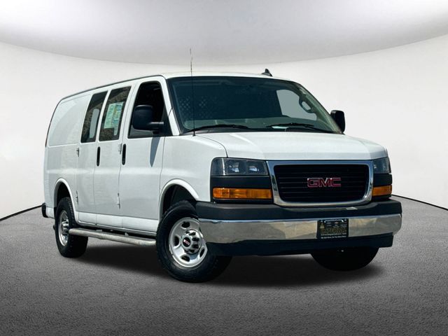 2021 GMC Savana Base