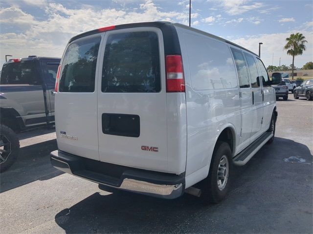 2021 GMC Savana Base