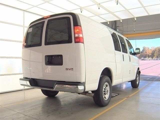 2021 GMC Savana Base