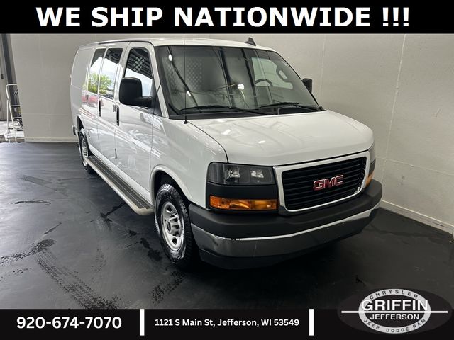 2021 GMC Savana Base