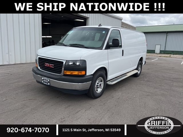 2021 GMC Savana Base