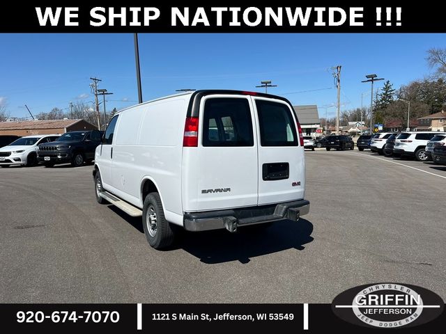 2021 GMC Savana Base