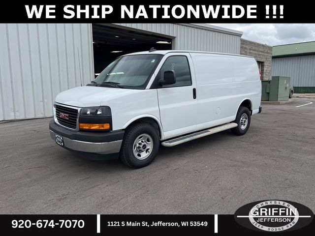 2021 GMC Savana Base